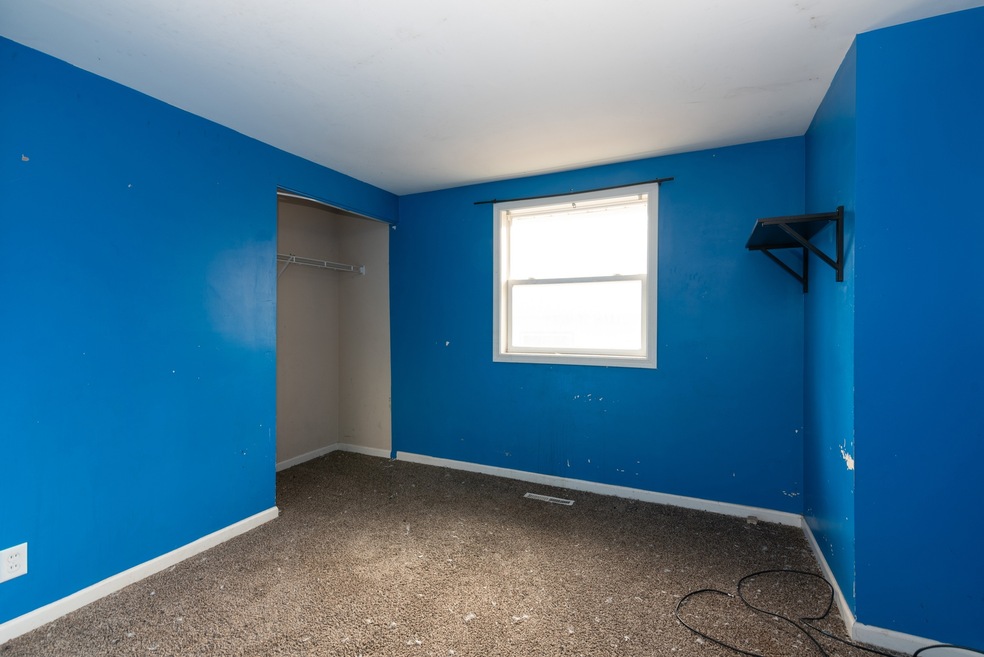 2300 Arrow St unit 5, Carpentersville, IL 60110 - photo 1