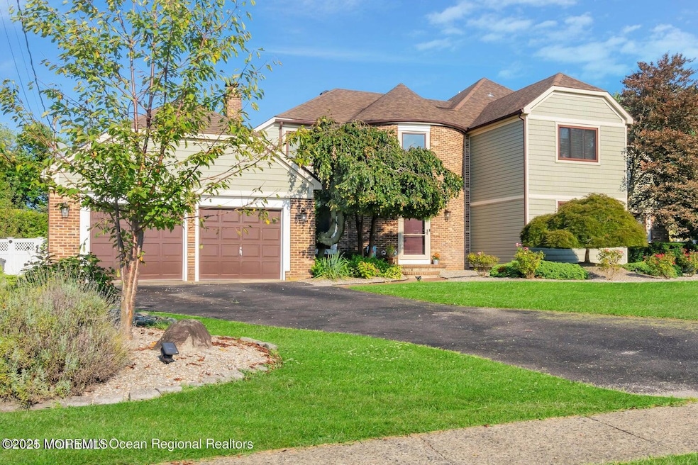 453 Sloping Hill Exterior