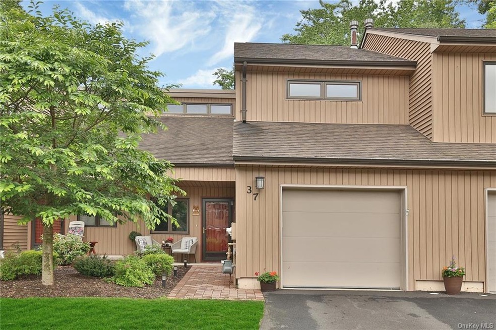 37 Contempra Cir unit D3, Tappan, NY 10983 - photo 1