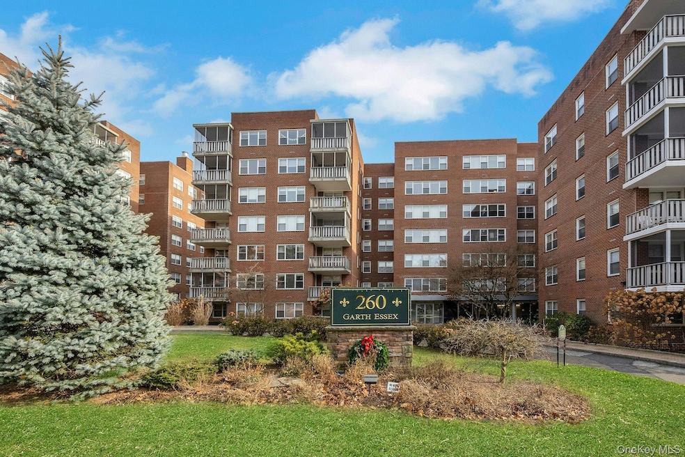 Garth Essex unit 4E4, Scarsdale, NY 10583 - photo 1