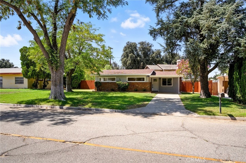 For Sale $559,900 • Co-Listing Agent