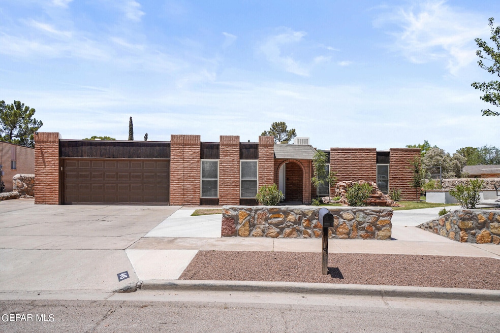 445 Penroy Ln, Horizon City, TX 79928 - photo 1