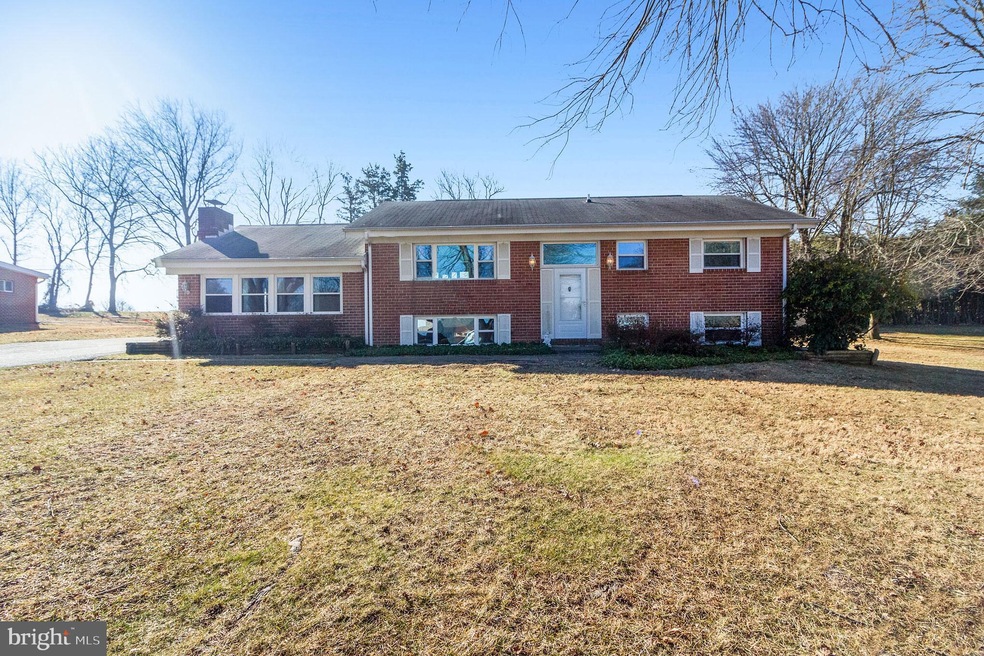 6211 Rolling View Dr, Sykesville, MD 21784 - photo 1