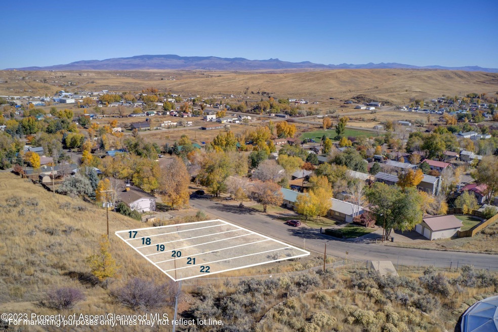 1124 Barclay St, Craig, CO 81625 - photo 1