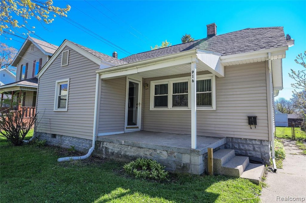 916 16th St, Port Huron, MI 48060 - photo 1