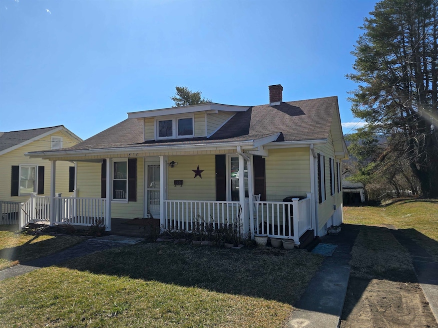 812 4th St NE, Pulaski, VA 24301 - photo 1