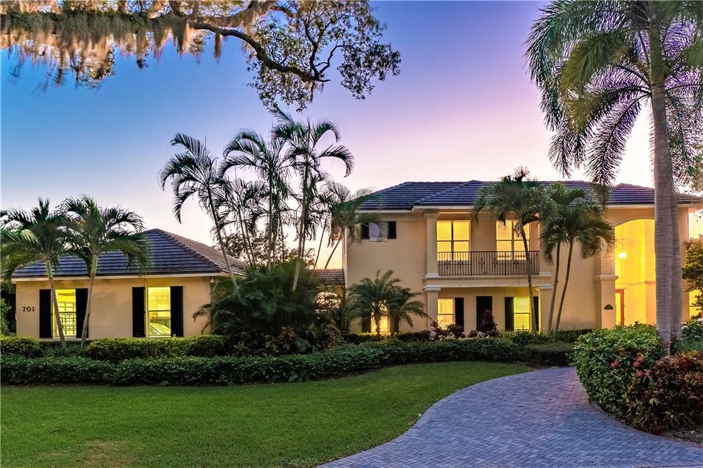 Separate driveway for 3+ car garage