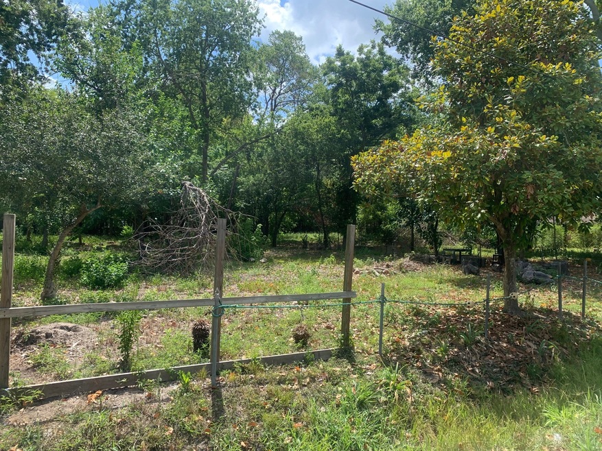 9414 Willow St, Houston, TX 77088 - photo 1