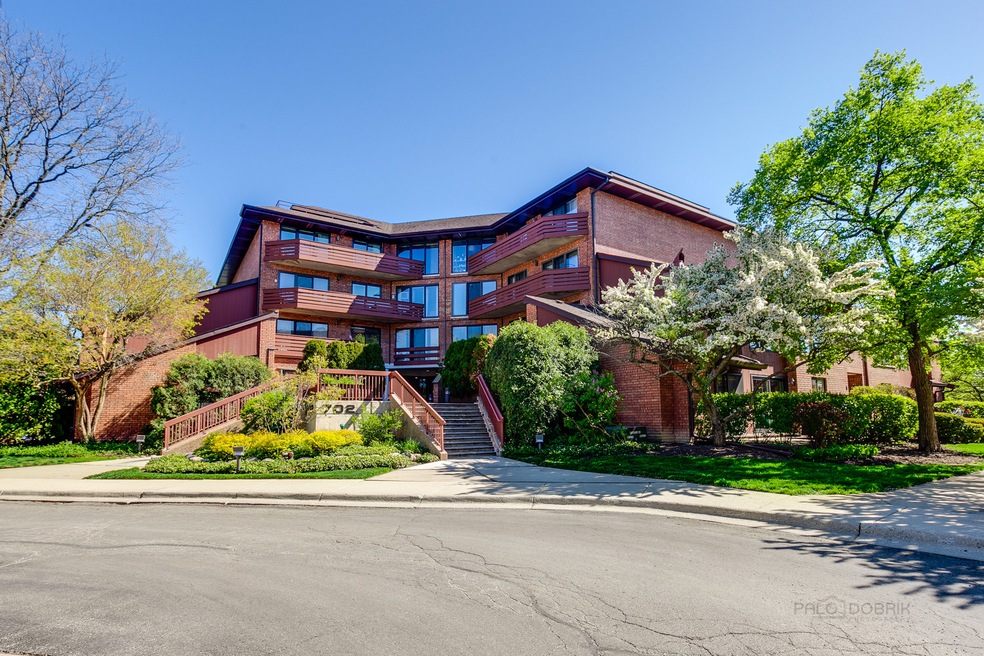 702 Waukegan Rd unit A304, Glenview, IL 60025 - photo 1
