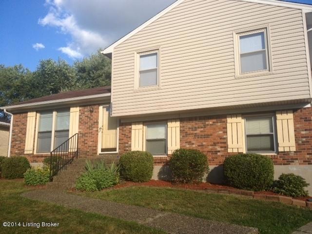 8004 Cloverport Ct, Louisville, KY 40228 - photo 1