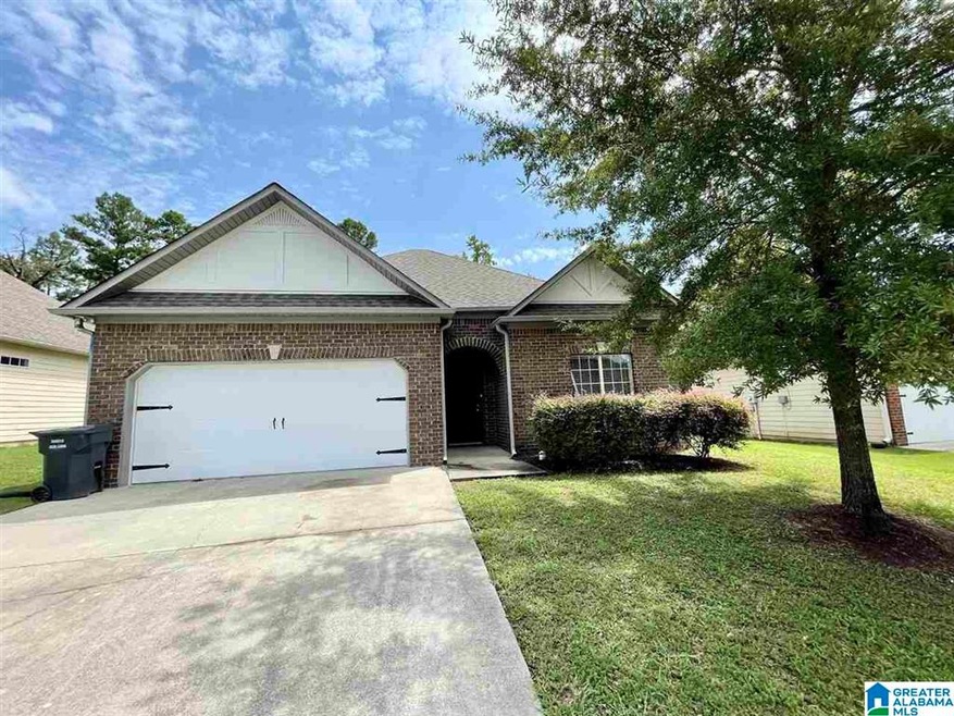 1044 Kerry Dr, Calera, AL 35040 - photo 1