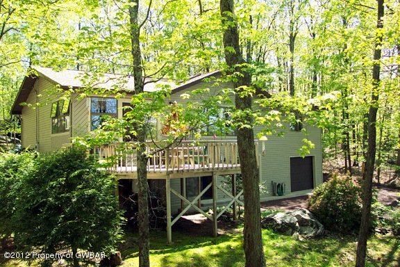 207 Spring Creek Ln, Drums, PA 18222 - photo 1