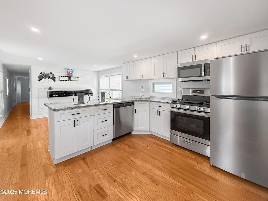 10 Robin, Hazlet, NJ 07730 - photo 1