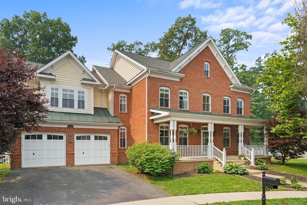 10922 Crider Ct, Bristow, VA 20136 - photo 1