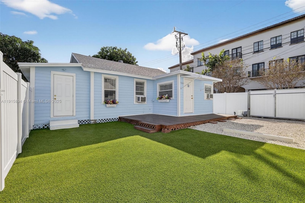 123 N Ocean Breeze unit B, Lake Worth, FL 33460 - photo 1