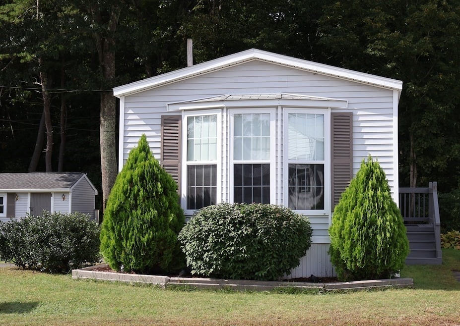 10 2nd Ave, Merrimac, MA 01860 - photo 1