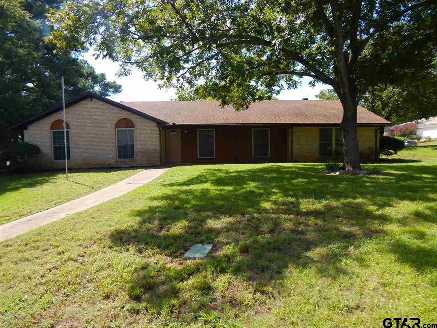 2915 2915 Azalea, Tyler, TX 75701 - photo 1