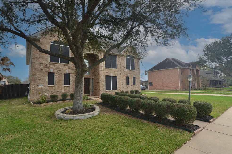 1915 Blue Quail Dr, Friendswood, TX 77546 - photo 1