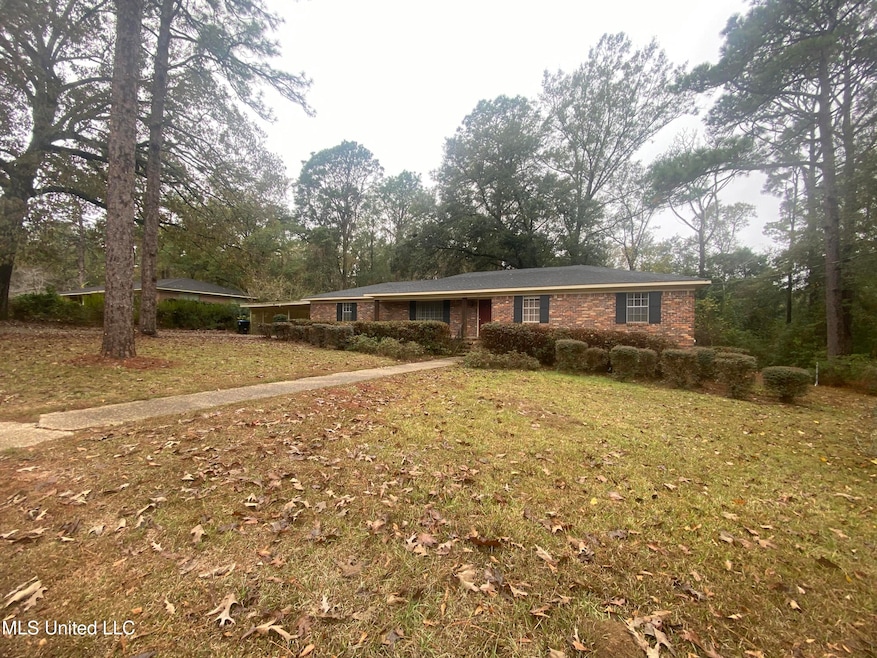 121 Ridgecrest St, Lucedale, MS 39452 - photo 1