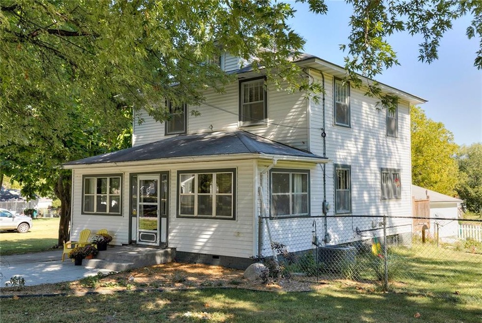 4029 E 27th St, Des Moines, IA 50317 - photo 1