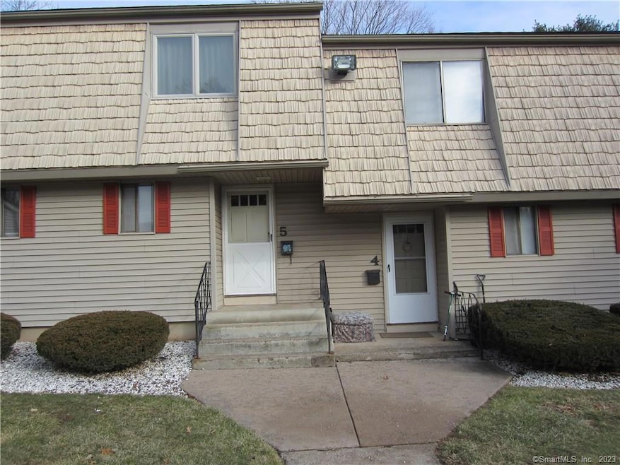 5 Locust Cir, Rocky Hill, CT 06067 - photo 1