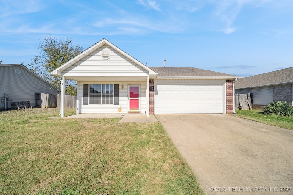 1012 W 22nd St, Claremore, OK 74017 - photo 1