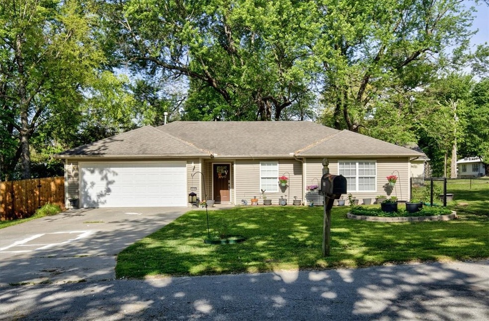 310 Rogers St, Prairie Grove, AR 72753 - photo 1