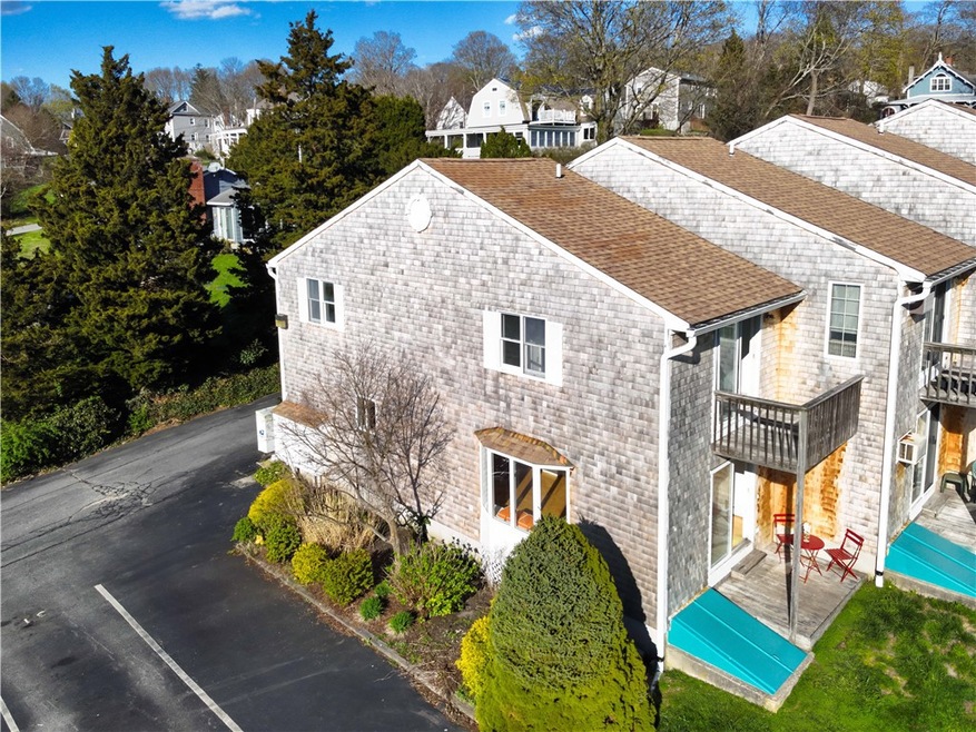 31 Sakonnet E, Tiverton, RI 02878 - photo 1