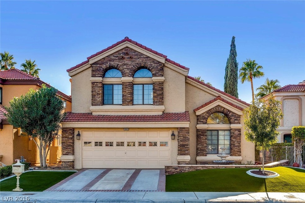 Absolutely Gorgeous Lakefront Home Exterior With B