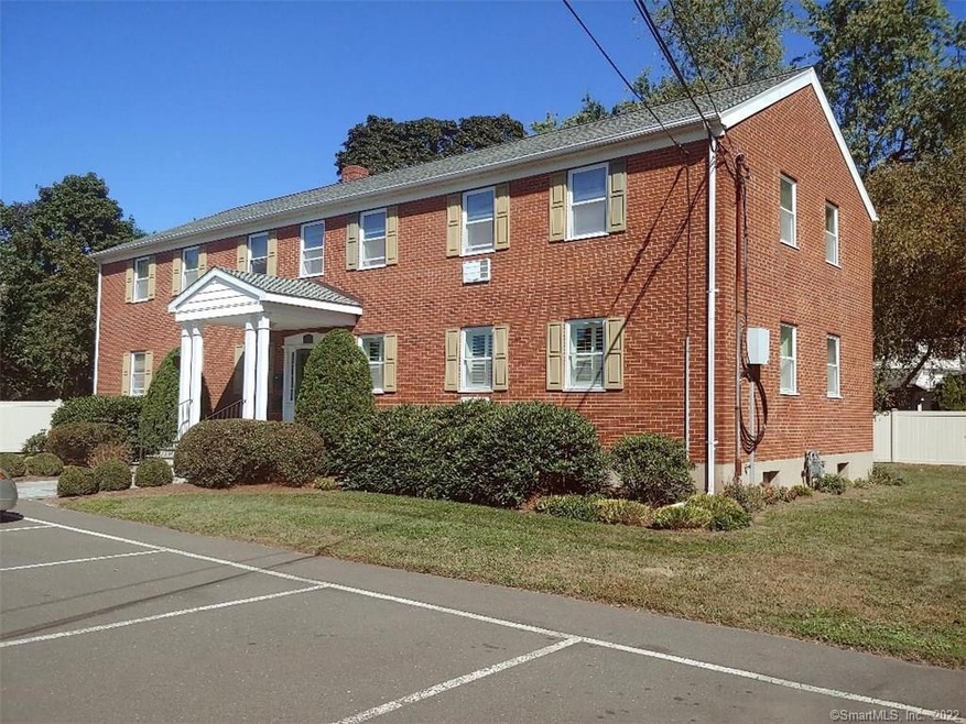 235 Millard St unit 3C, Fairfield, CT 06824 - photo 1