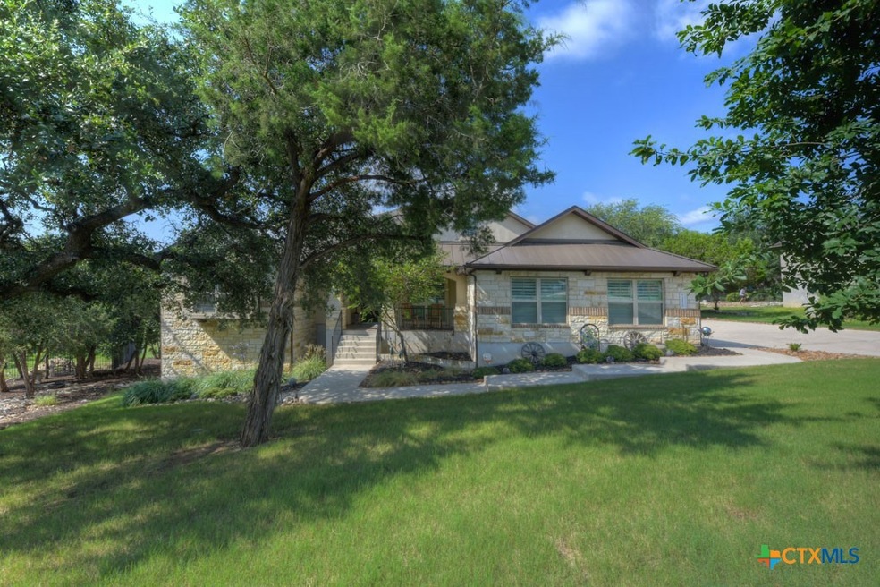 2126 Ranch Loop Dr, New Braunfels, TX 78132 - photo 1