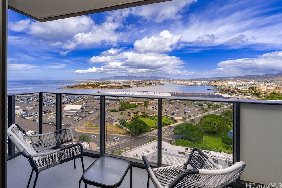 
Enjoy outdoor dining and endless views from your