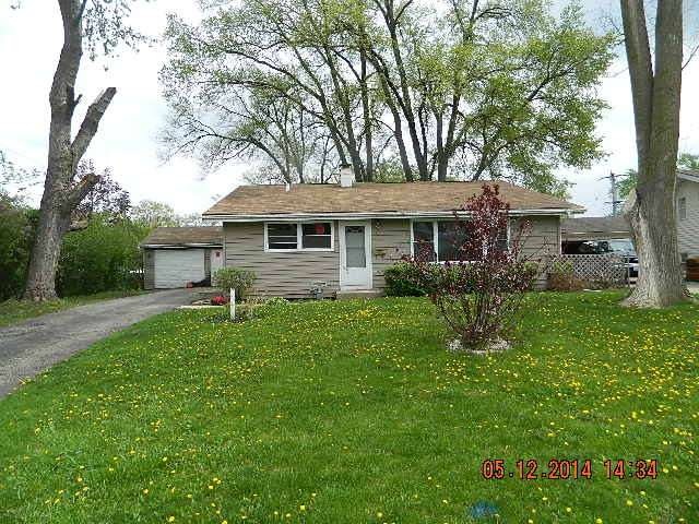 103 Siesta Rd, Carpentersville, IL 60110 - photo 1