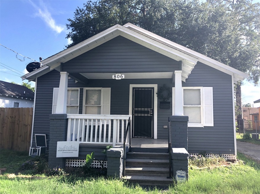 806 Caplin St, Houston, TX 77022 - photo 1