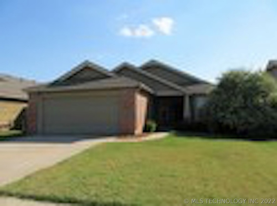 2215 E Concord Place, Broken Arrow, OK 74012 - photo 1