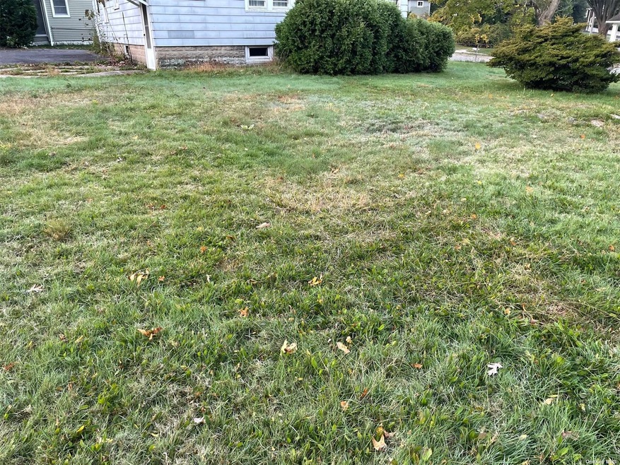 7 Larsen Ave, Glenwood Landing, NY 11547 - photo 1