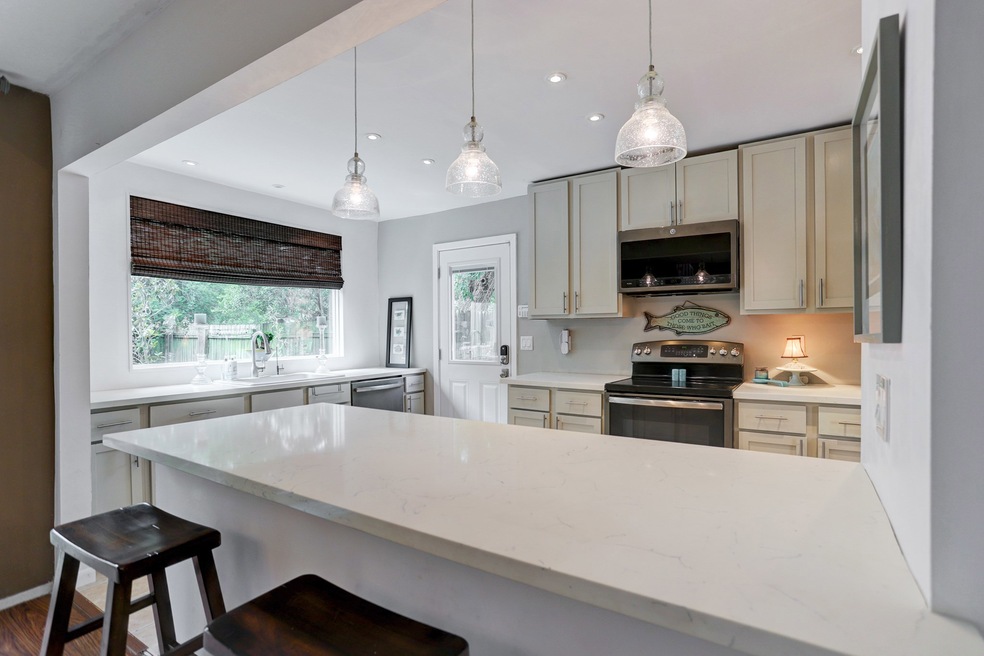 6135 Gallant Forest Dr, Houston, TX 77088 - photo 1