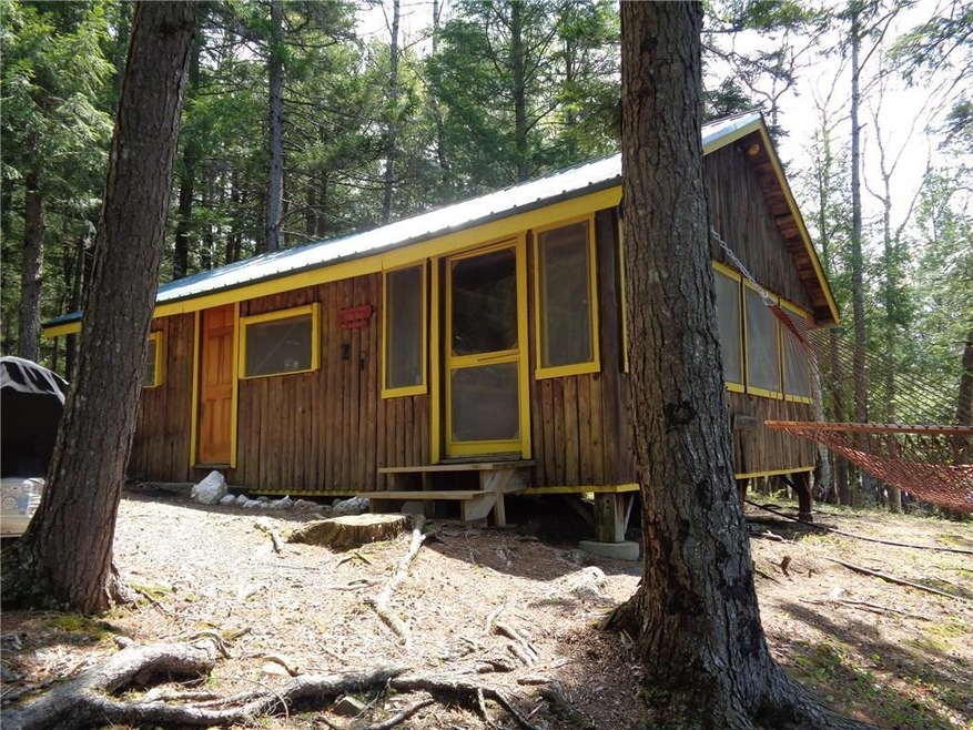 Two bedroom cottage with screened...