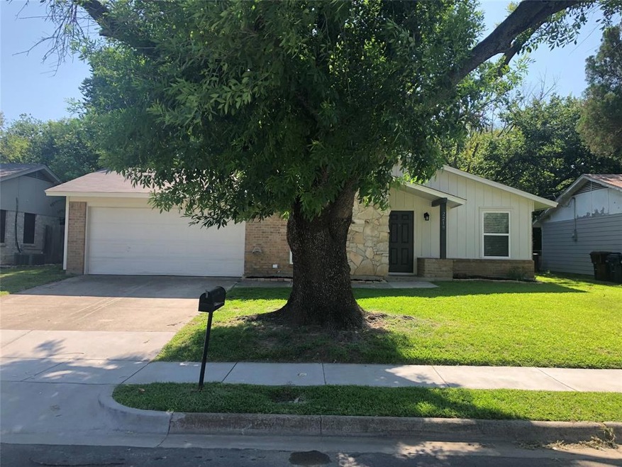 2219 Mccormick St unit DT, Denton, TX 76205 - photo 1