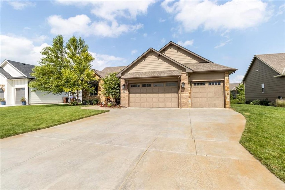 4720 N Emerald Ct, Maize, KS 67101 - photo 1