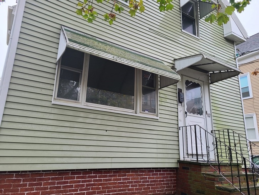 82 Robinson St, Lynn, MA 01905 - photo 1