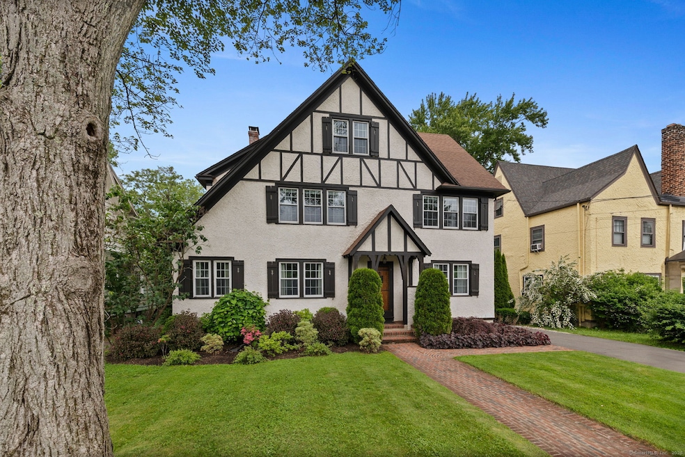 Under Contract $699,000
