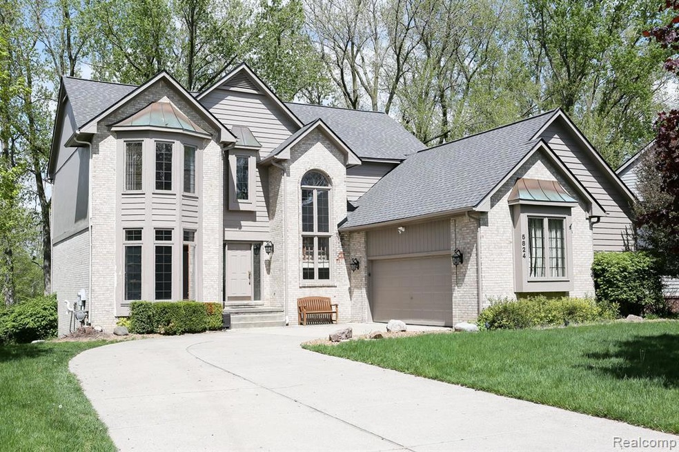 5824 Three Ponds Ct, West Bloomfield, MI 48324 - photo 1