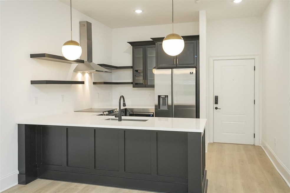 914 S Cannon Blvd, Shelbyville, TN 37160 - photo 1