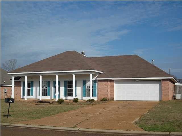 9855 Crooked Creek Blvd, Byram, MS 39272 - photo 1