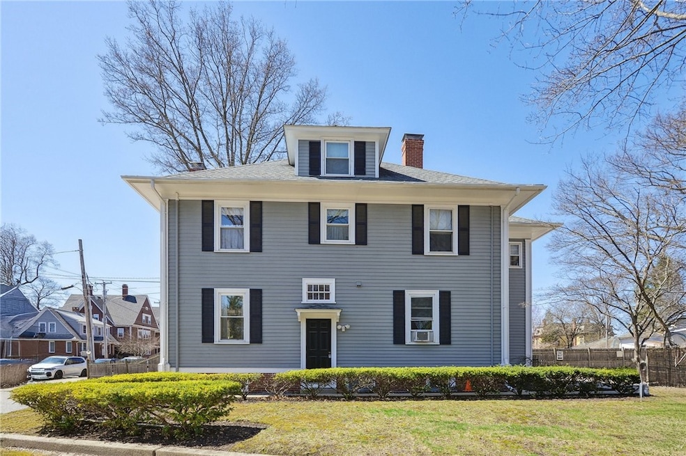 542 Angell St unit 4, Providence, RI 02906 - photo 1