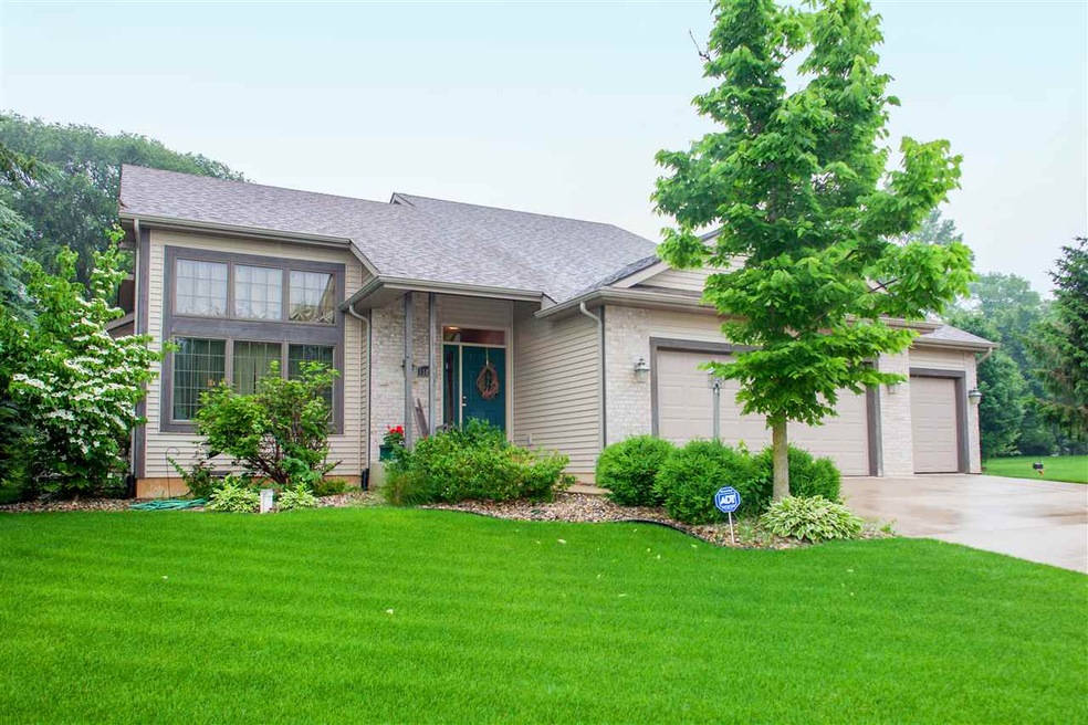 55840 Nature View Dr, New Carlisle, IN 46552 - photo 1