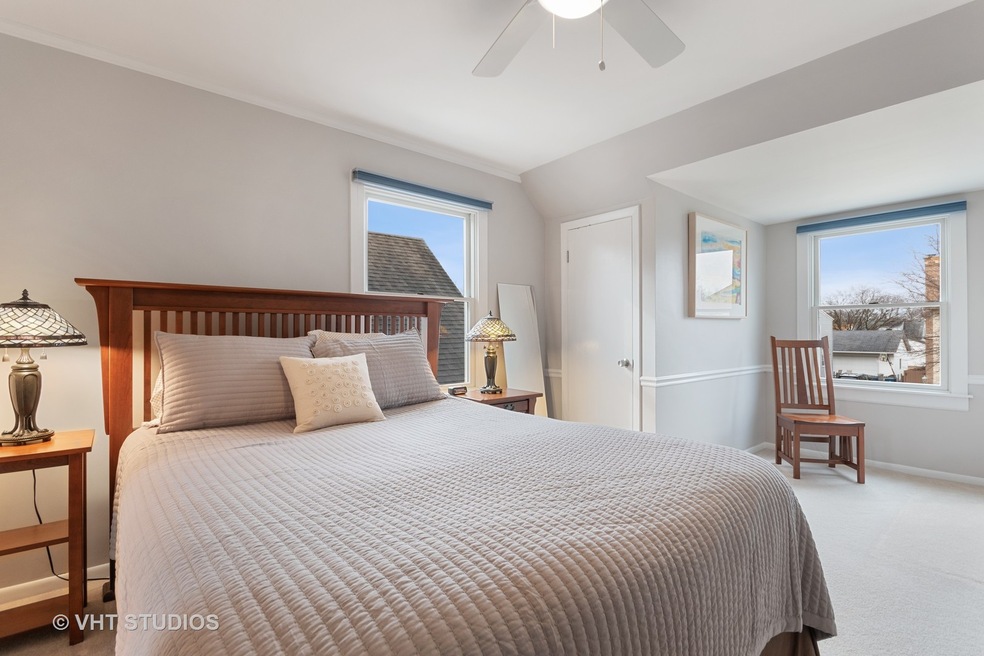 945 S Mitchell Ave, Elmhurst, IL 60126 - photo 1