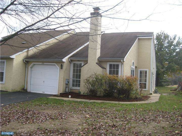 2101 Sturbridge Common, Southampton, PA 18966 - photo 1