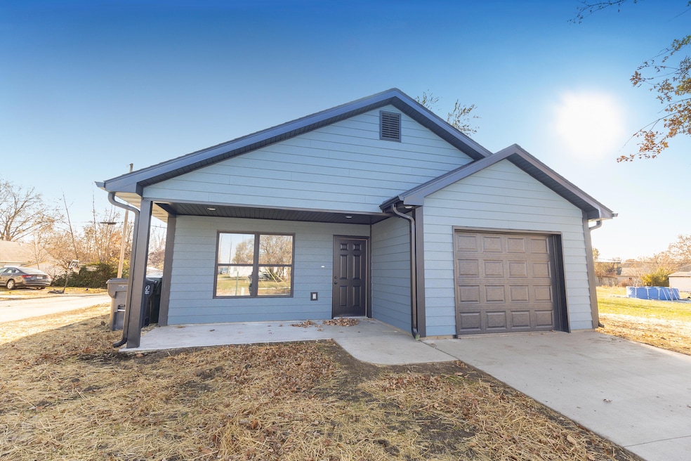 800 Franklin St, Moberly, MO 65270 - photo 1